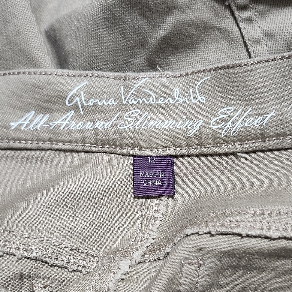 Gloria Vanderbilt Wide-Leg Cargo Pants in Khaki - Picture 5 of 8